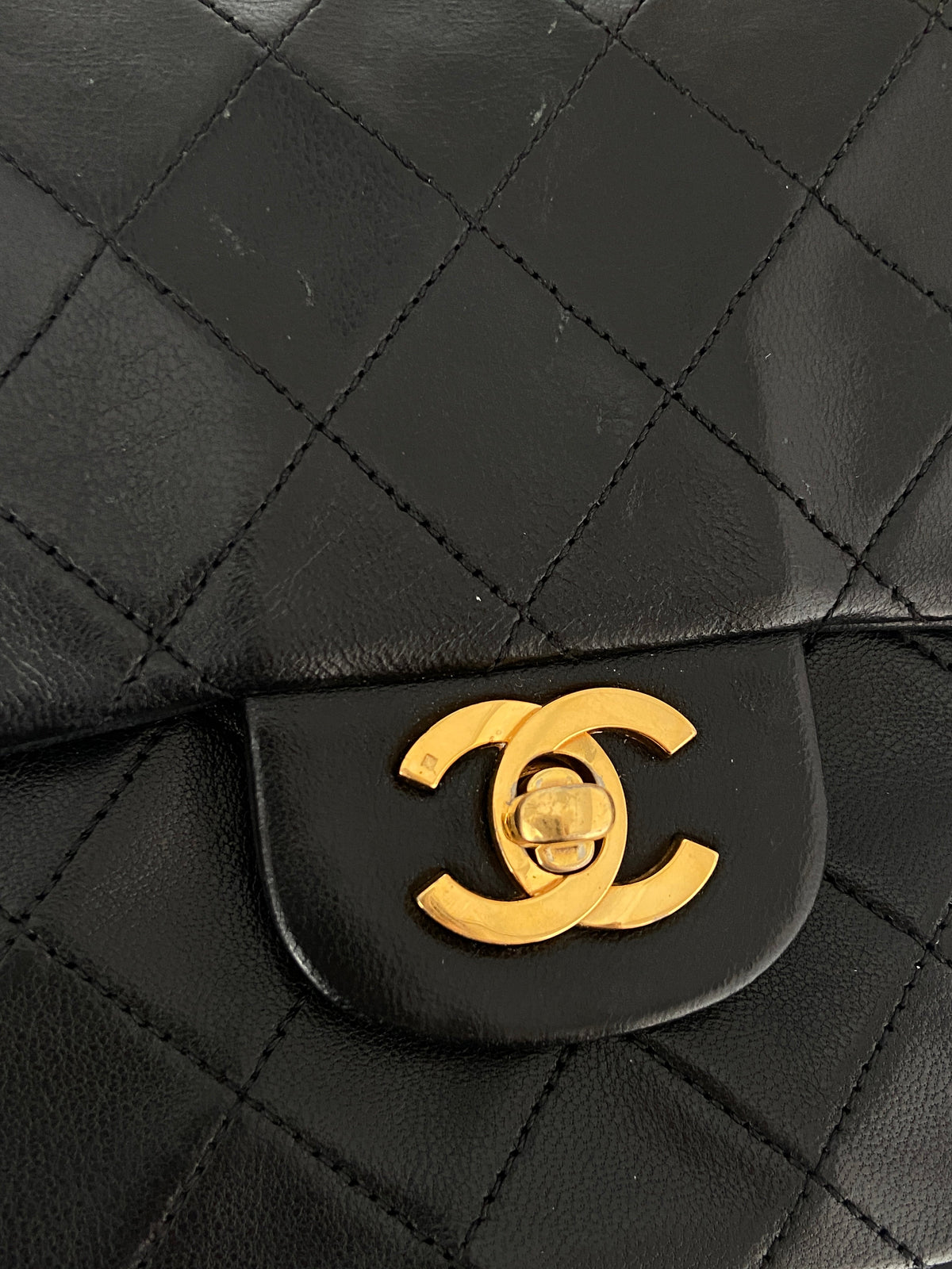 CHANEL CLASSIC DOUBLE FLAP BAG MEDIUM