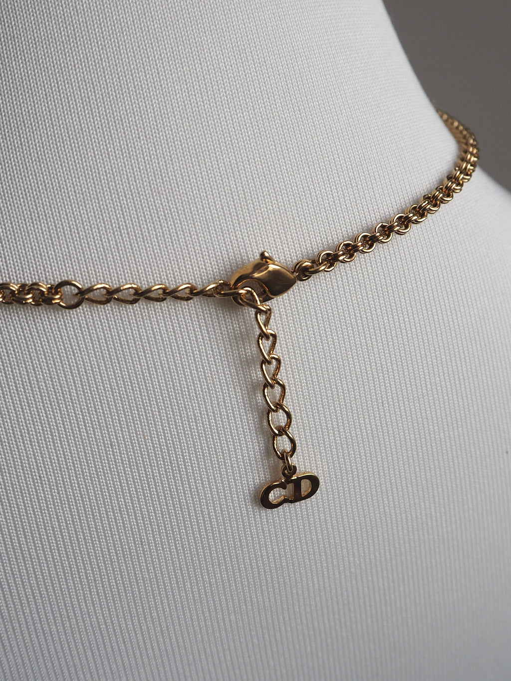 CHISTIAN DIOR NECKLACE
