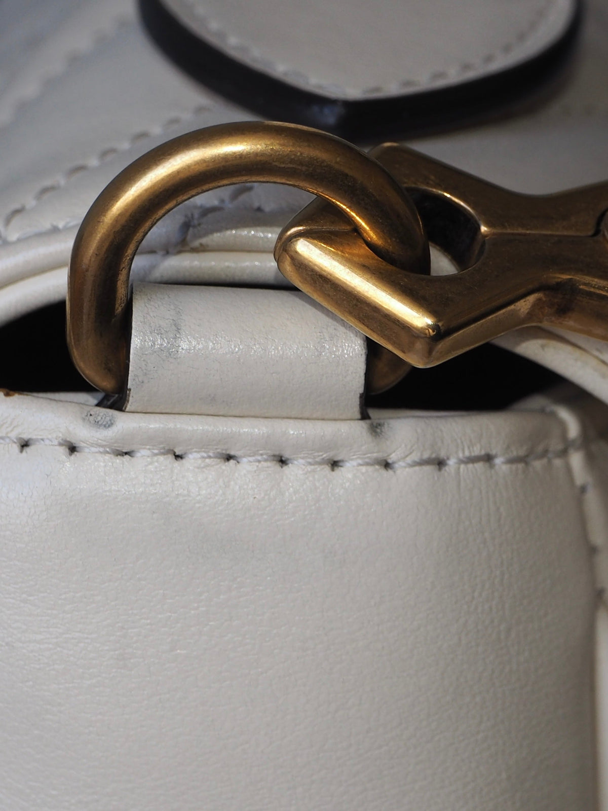 GUCCI GG MARMONT SMALL TOP HANDLE BAG WHITE