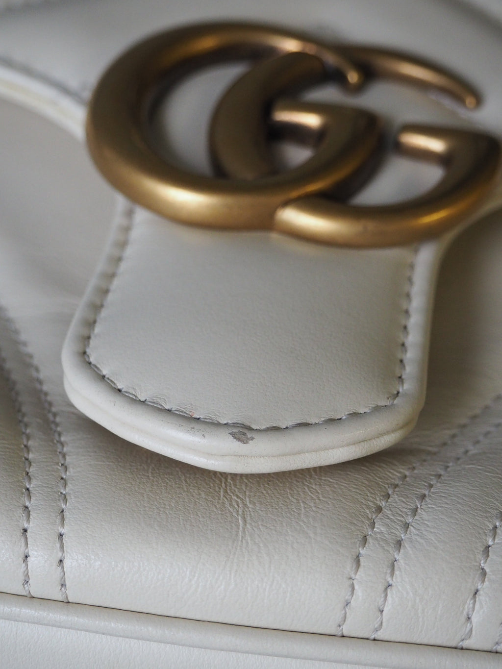 GUCCI GG MARMONT SMALL TOP HANDLE BAG WHITE