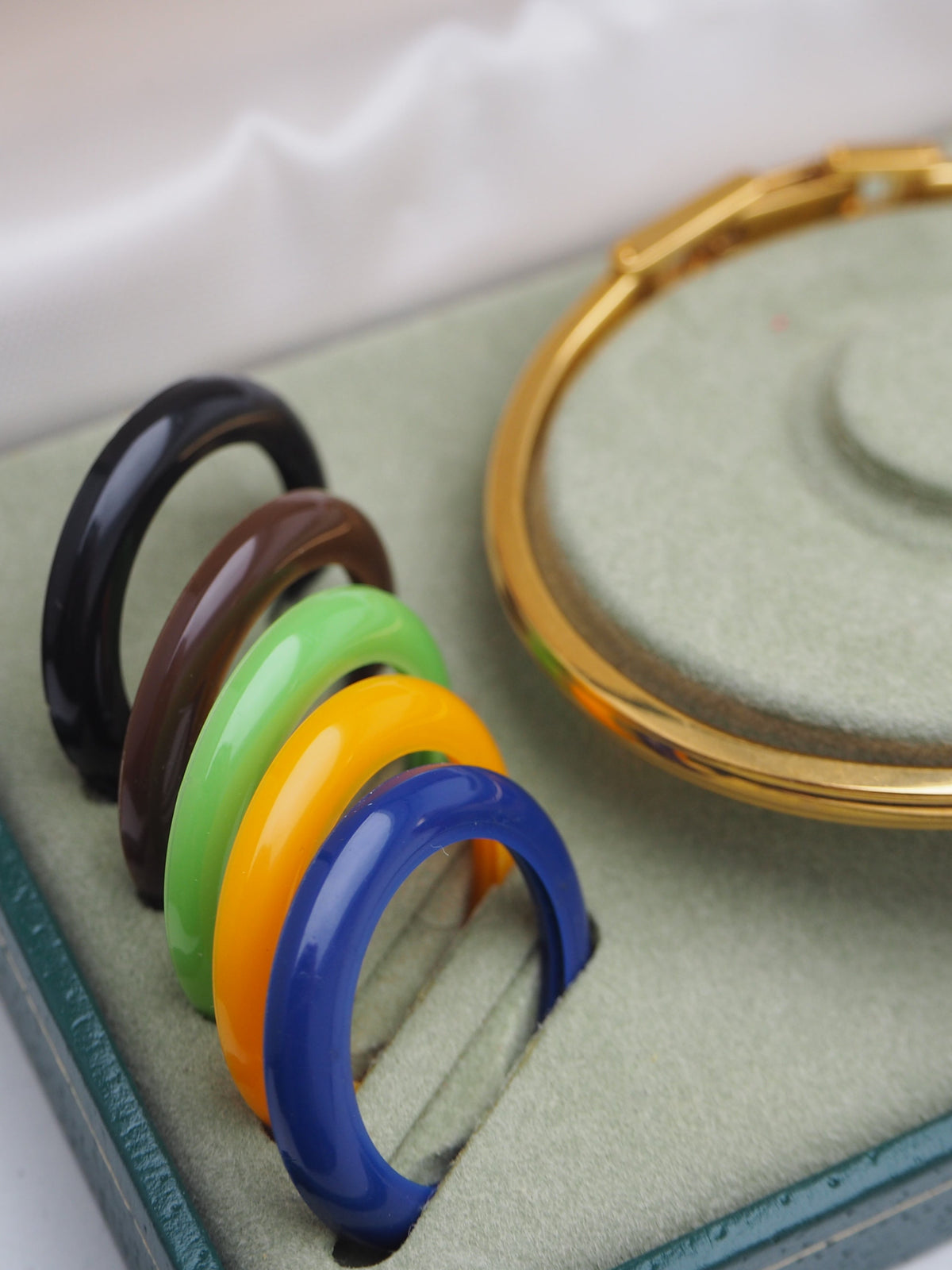 GUCCI INTERCHANGEABLE BEZEL WATCH