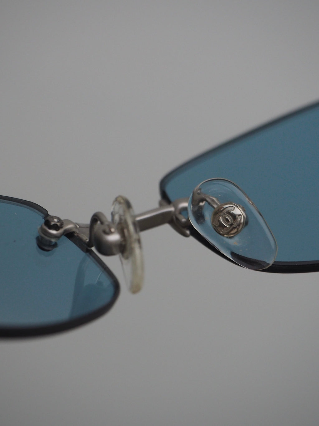 CHANEL 4002 RIMLESS CC AVIATOR SUNGLASSES BLUE