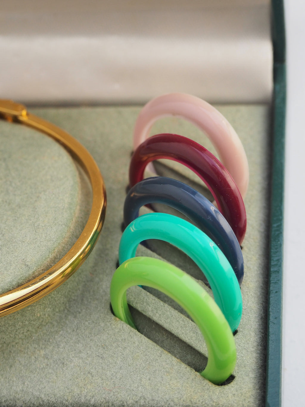 GUCCI INTERCHANGEABLE BEZEL WATCH