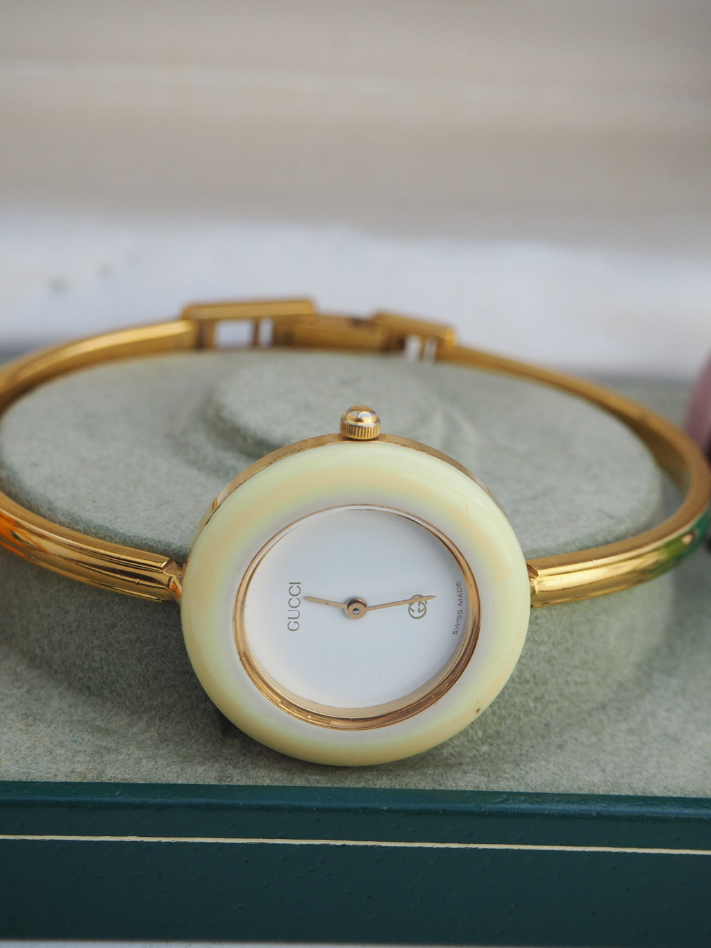 GUCCI INTERCHANGEABLE BEZEL WATCH