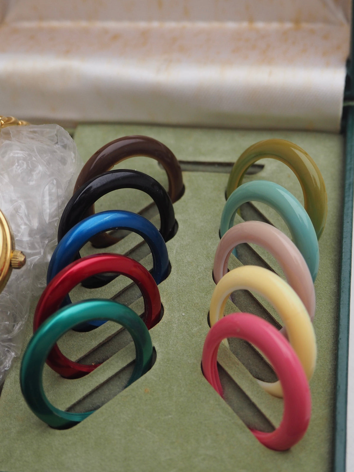 GUCCI INTERCHANGEABLE BEZEL WATCH