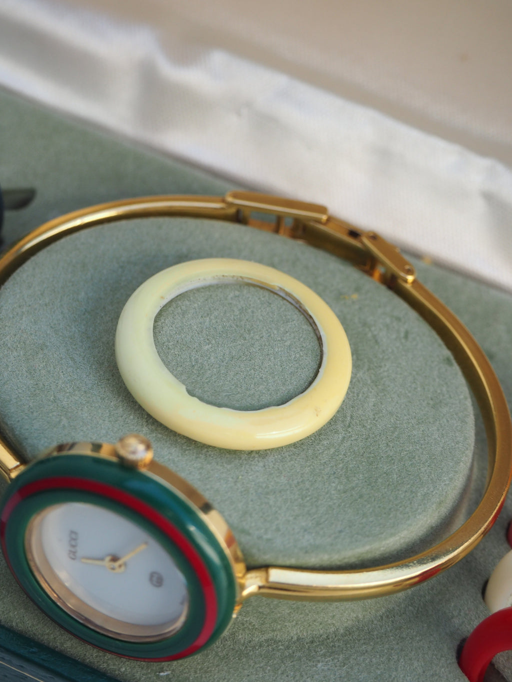 GUCCI INTERCHANGEABLE BEZEL WATCH