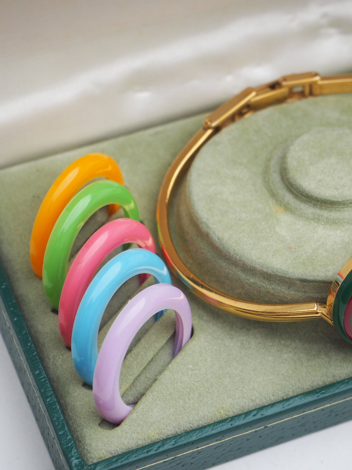GUCCI INTERCHANGEABLE BEZEL WATCH