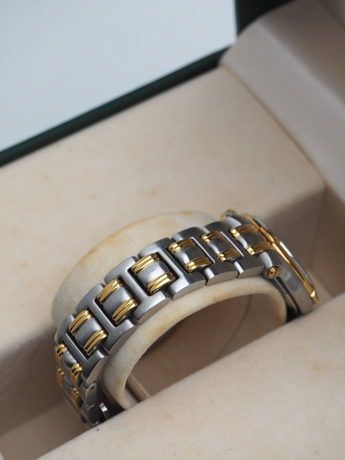 GUCCI 9040L TWO-TONE WATCH
