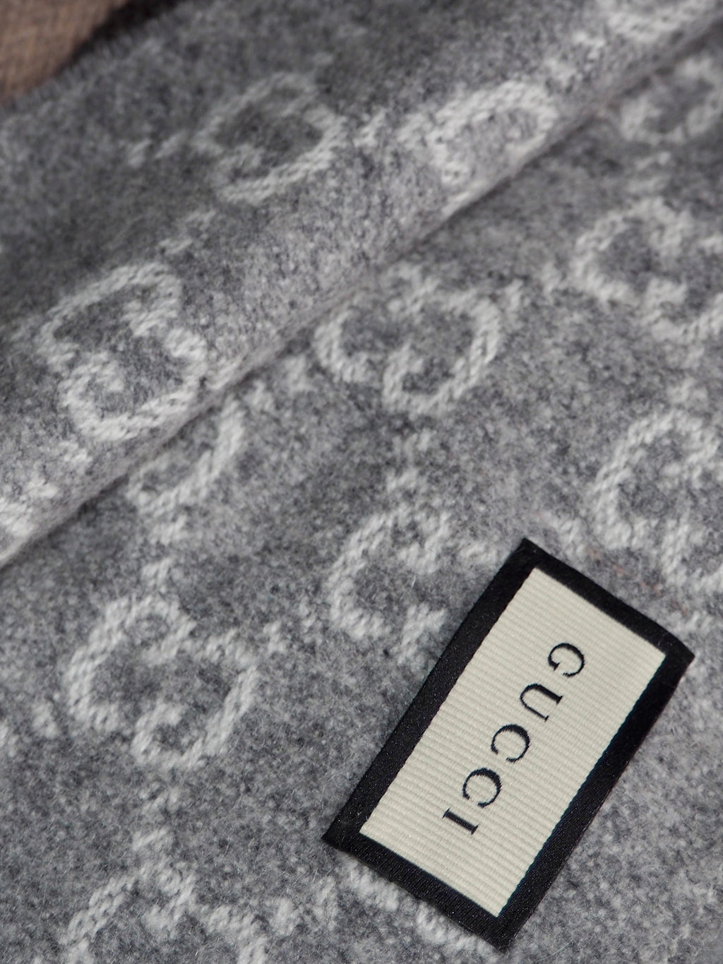 GUCCI GG JACQUARD CASHMERE/WOOL SCARF WITH TASSELS