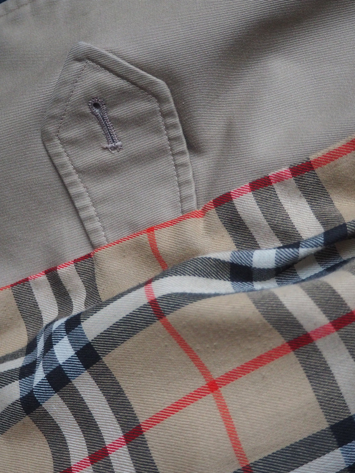 BURBERRY TRENCH COAT - S/M