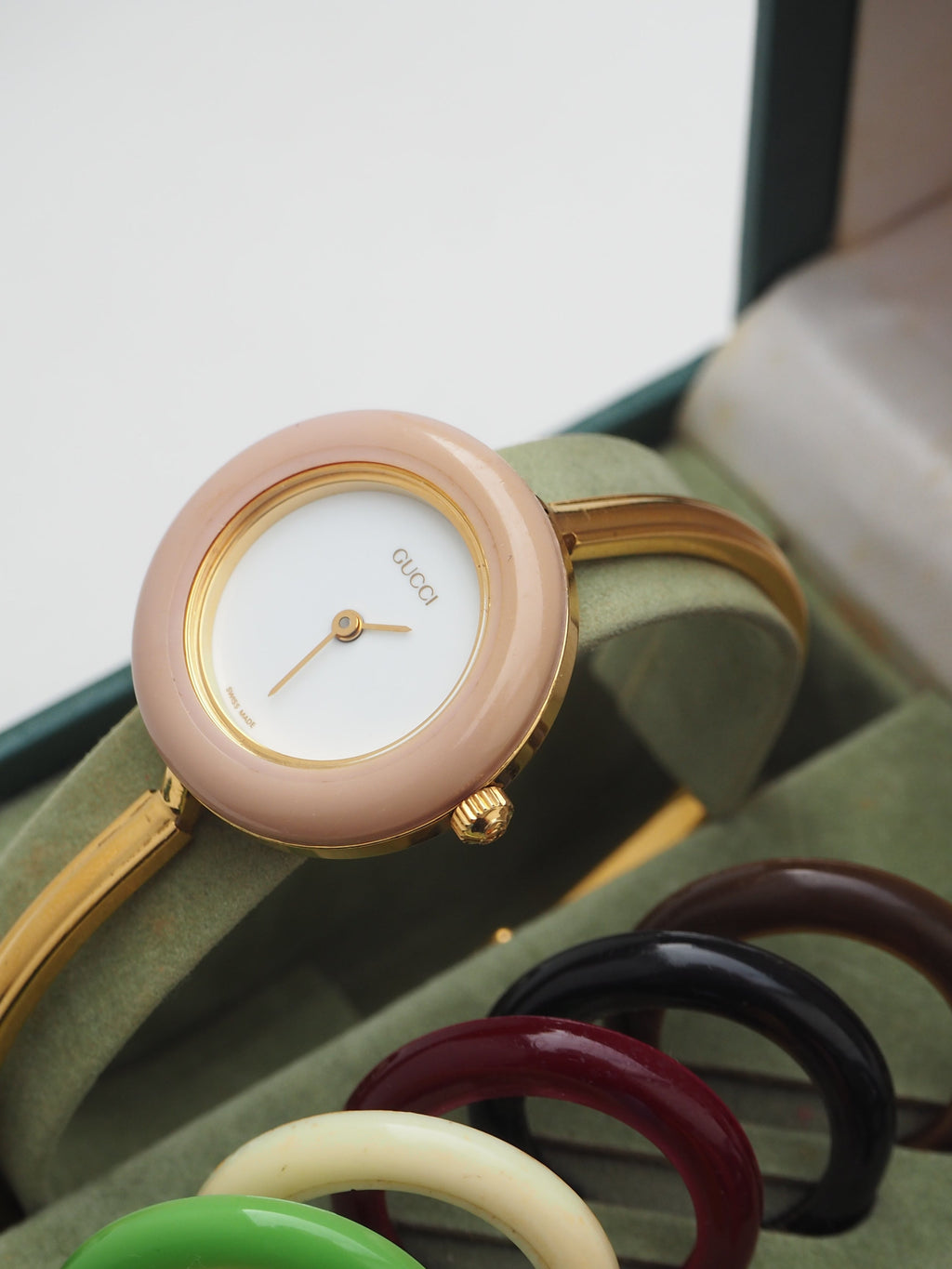 GUCCI INTERCHANGEABLE BEZEL WATCH