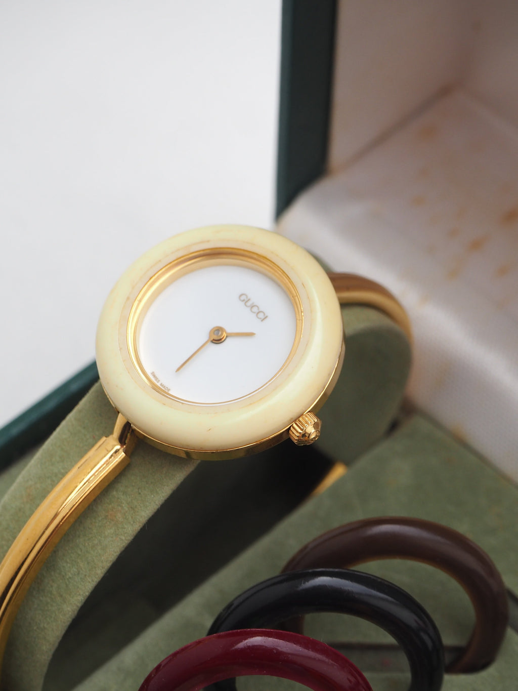 GUCCI INTERCHANGEABLE BEZEL WATCH