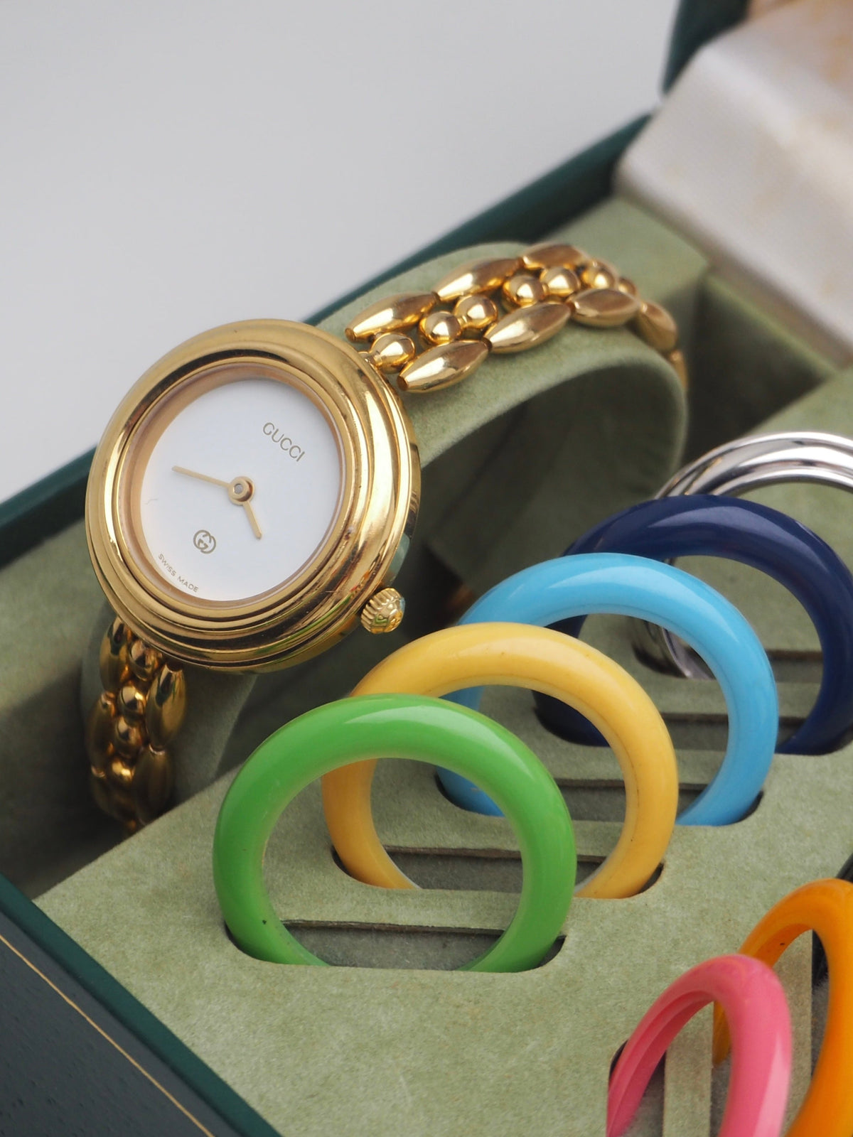 GUCCI INTERCHANGEABLE BEZEL WATCH