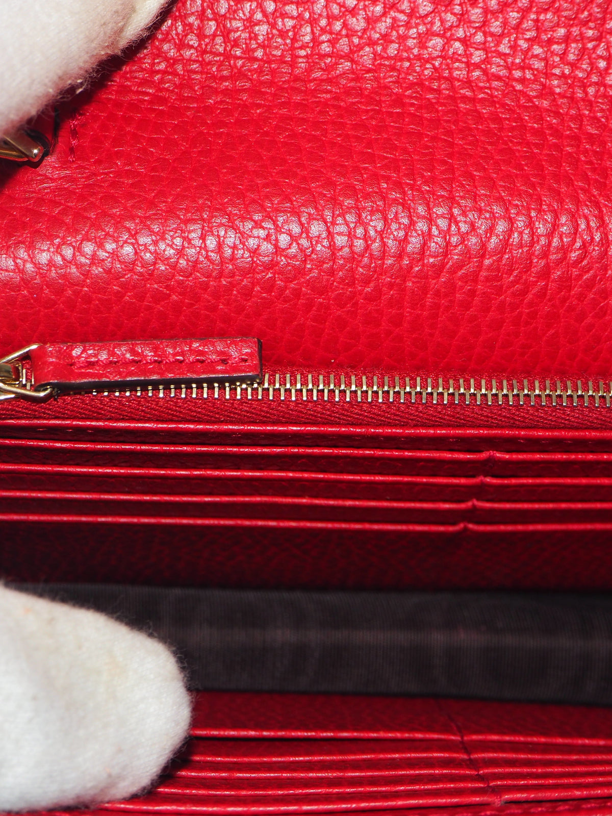 GUCCI WALLET ON CHAIN