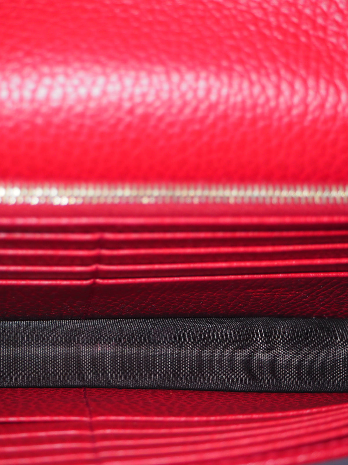 GUCCI WALLET ON CHAIN