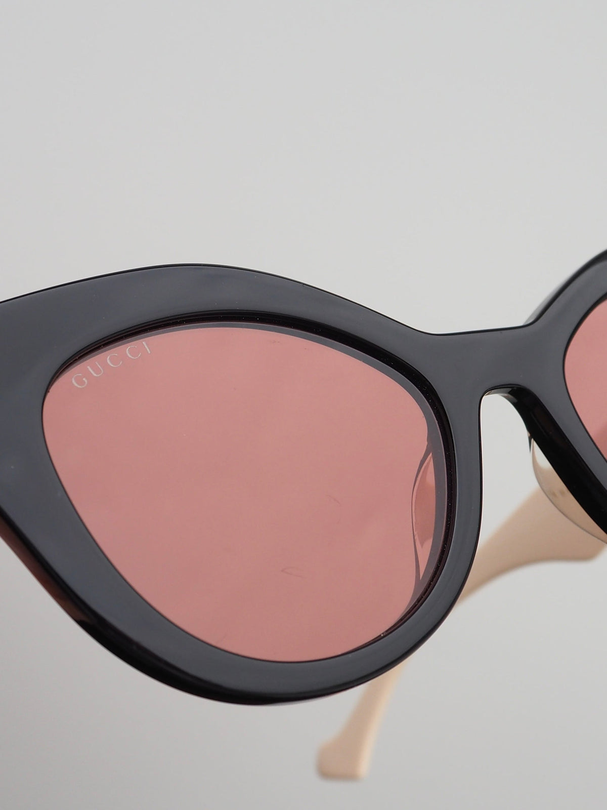GUCCI GG0957S CAT EYE SUNGLASSES