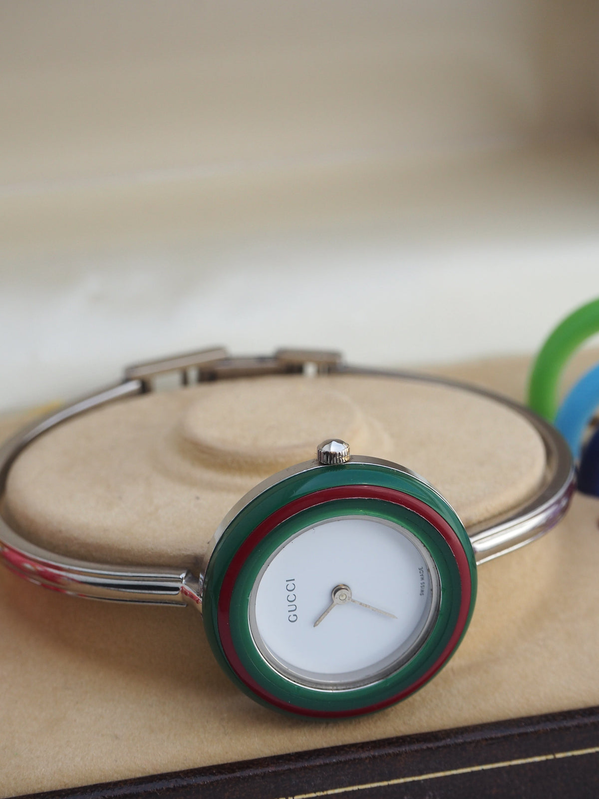 GUCCI INTERCHANGEABLE BEZEL WATCH SILVER
