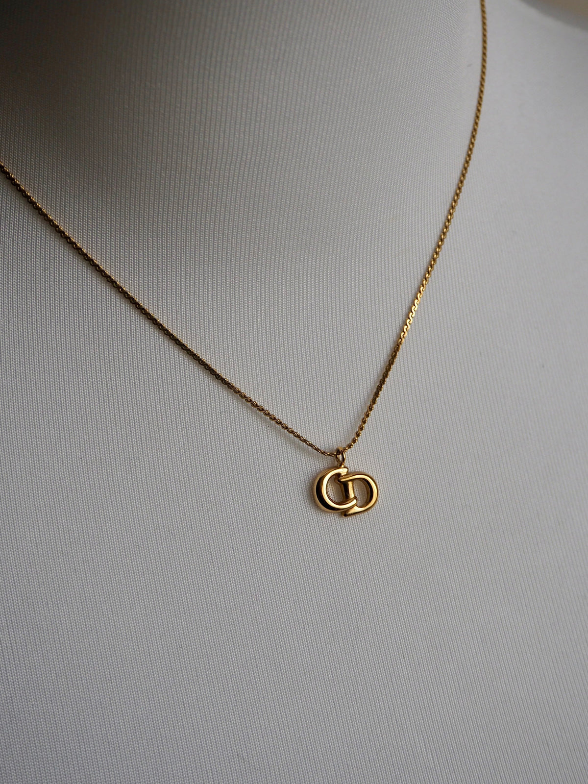CHISTIAN DIOR NECKLACE