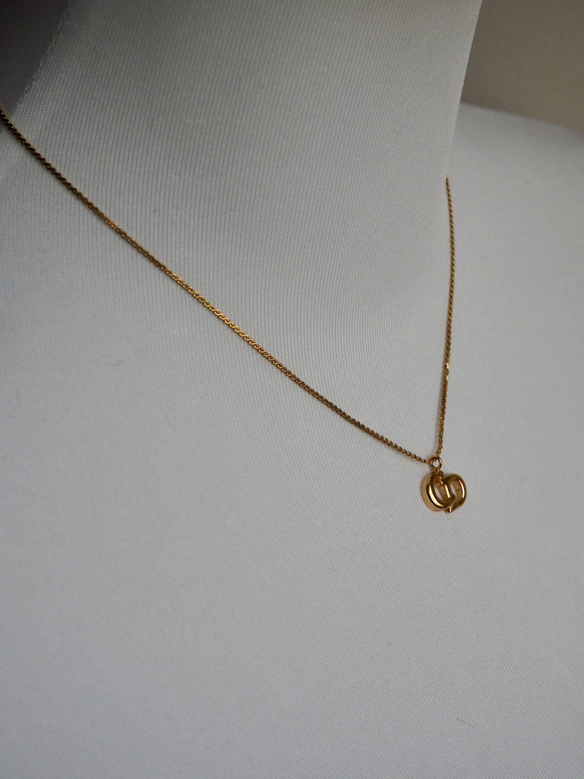 CHISTIAN DIOR NECKLACE