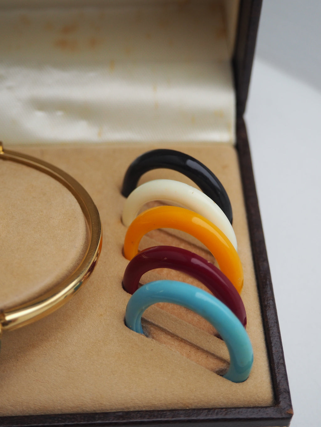 GUCCI INTERCHANGEABLE BEZEL WATCH