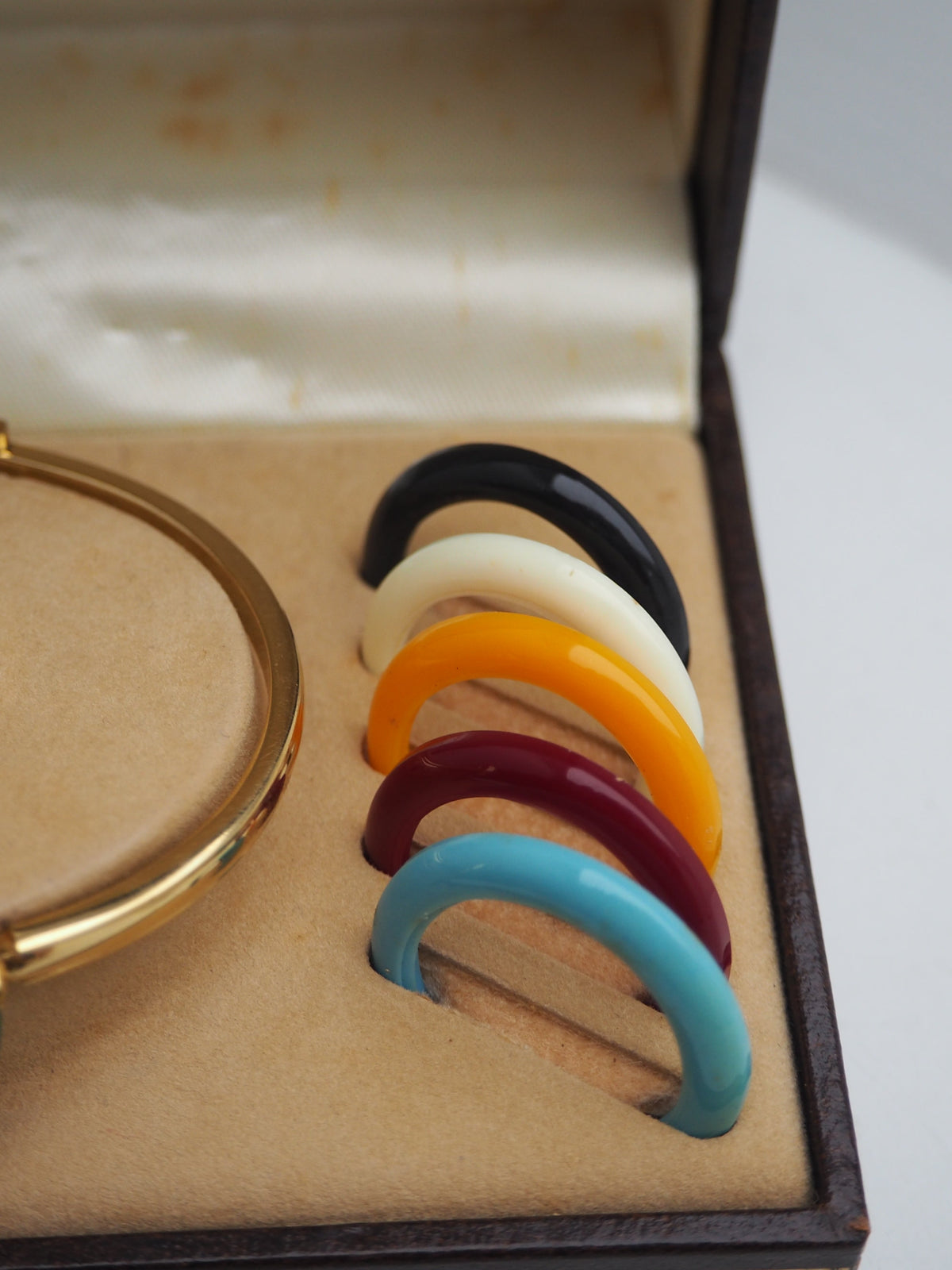 GUCCI INTERCHANGEABLE BEZEL WATCH