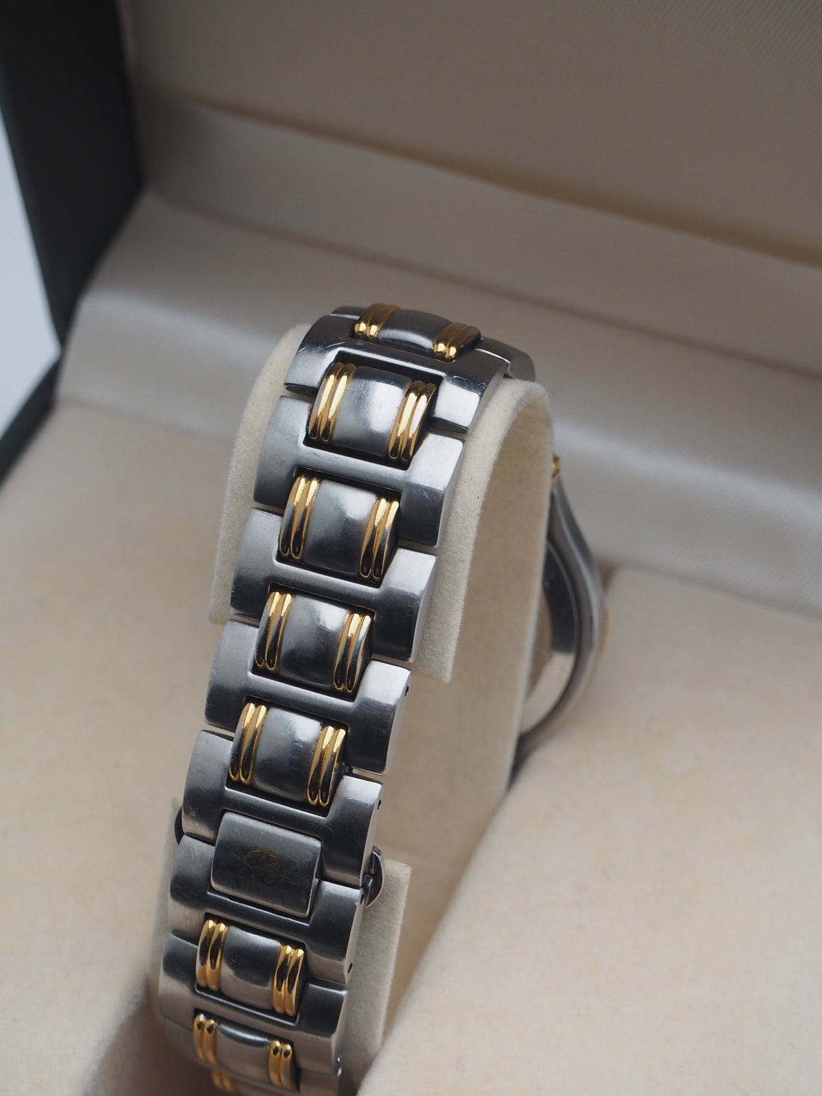 GUCCI 9040M WATCH