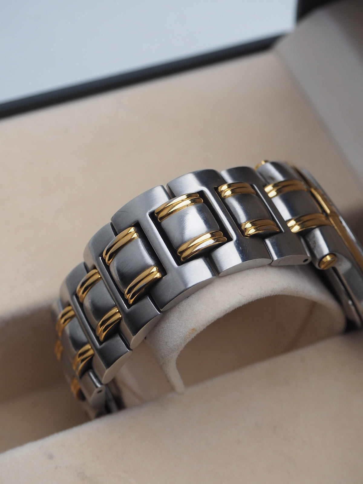 GUCCI 9040M WATCH