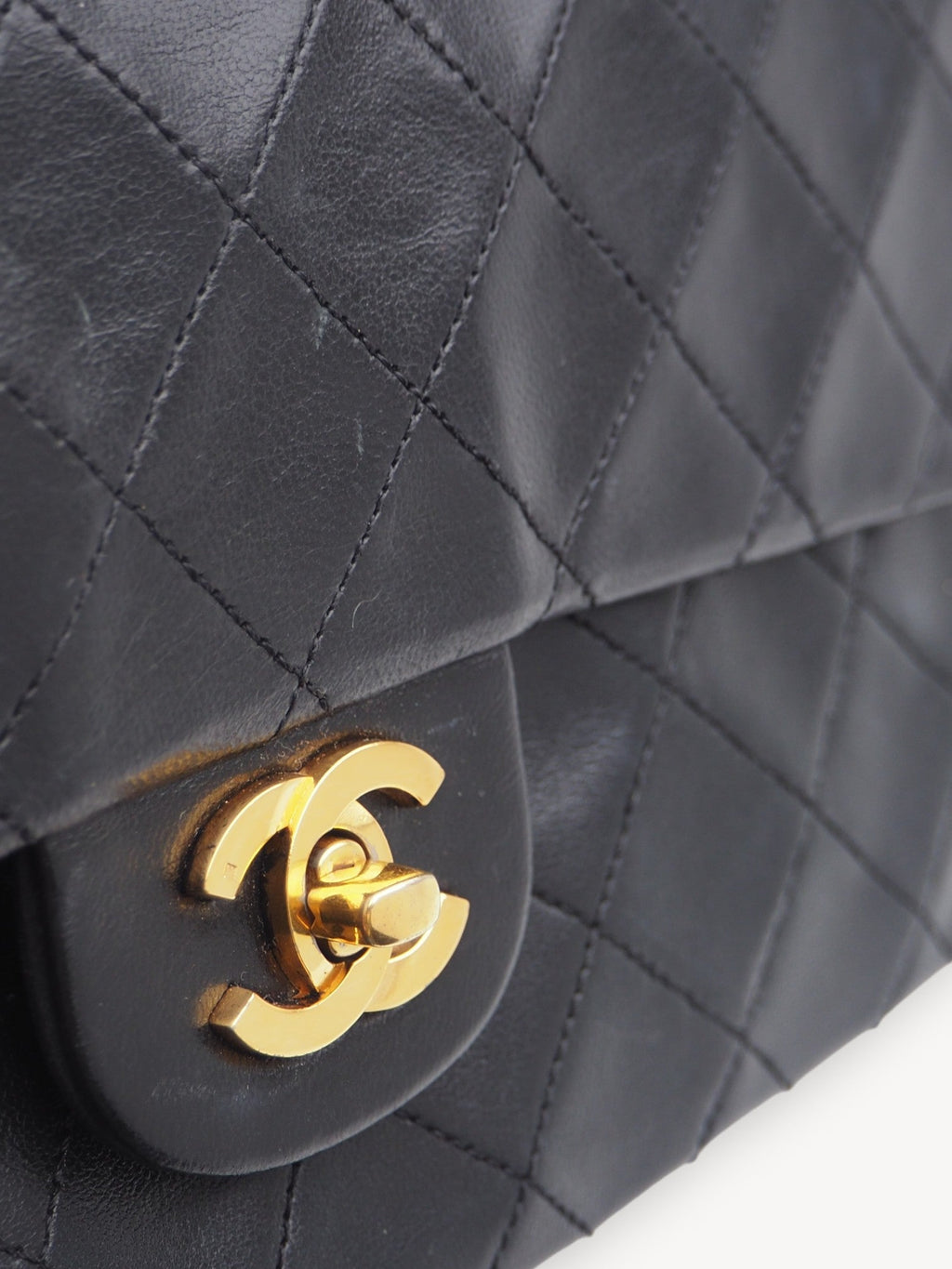 CHANEL CLASSIC DOUBLE FLAP BAG MEDIUM