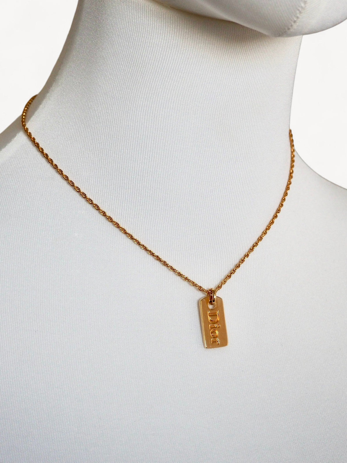 CHISTIAN DIOR NECKLACE