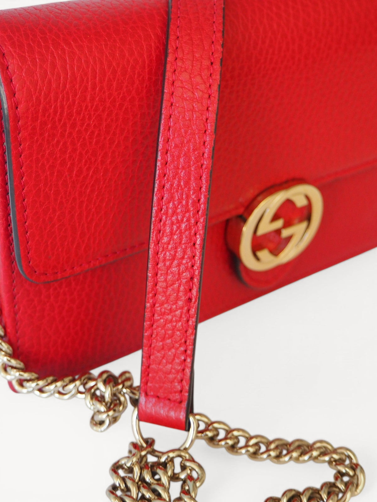 GUCCI WALLET ON CHAIN