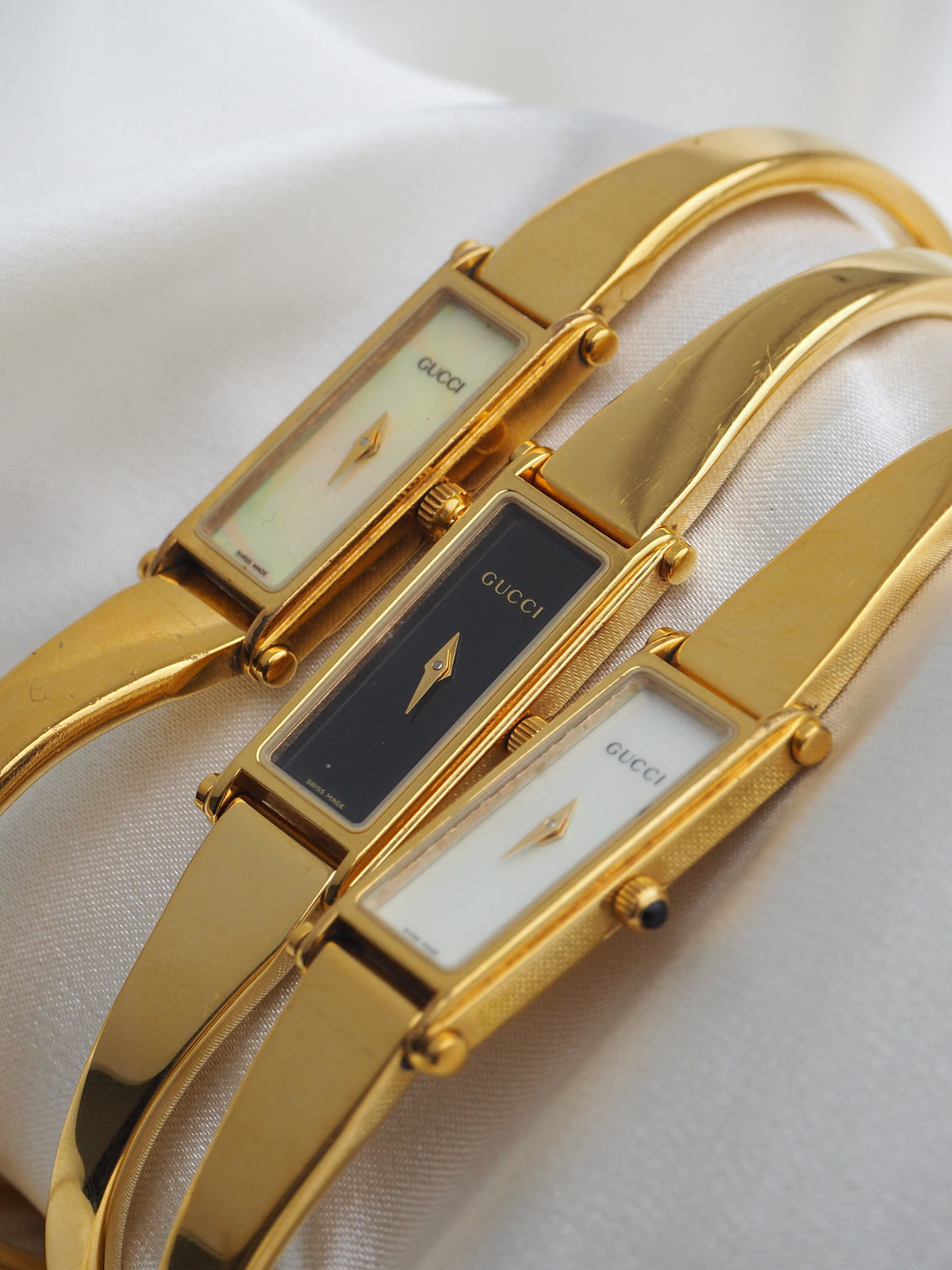 GUCCI 1500L MOTHER OF PEARL HORSEBIT WATCH GOLD