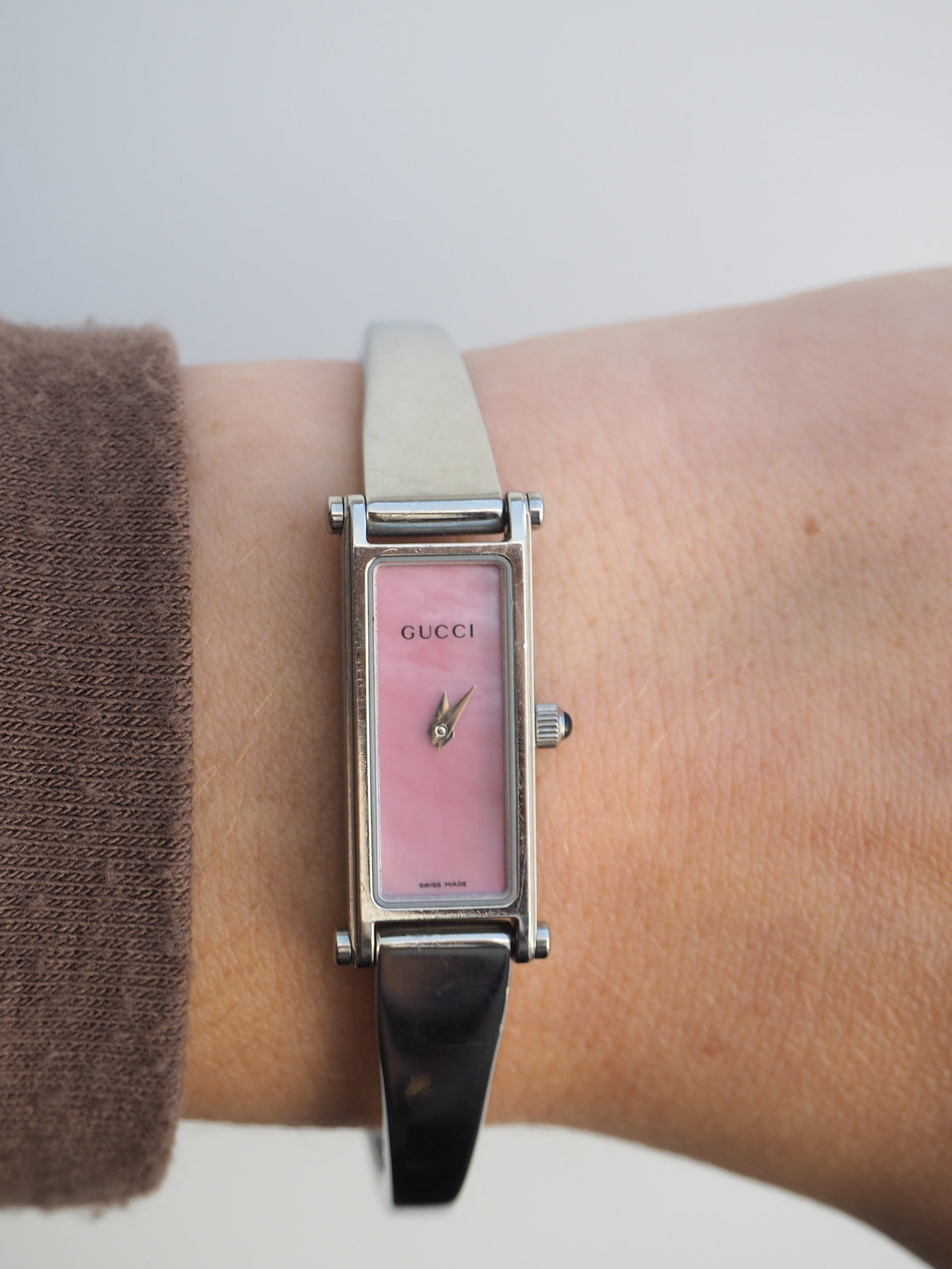GUCCI 1500L PINK MOTHER OF PEARL HORSEBIT WATCH SILVER