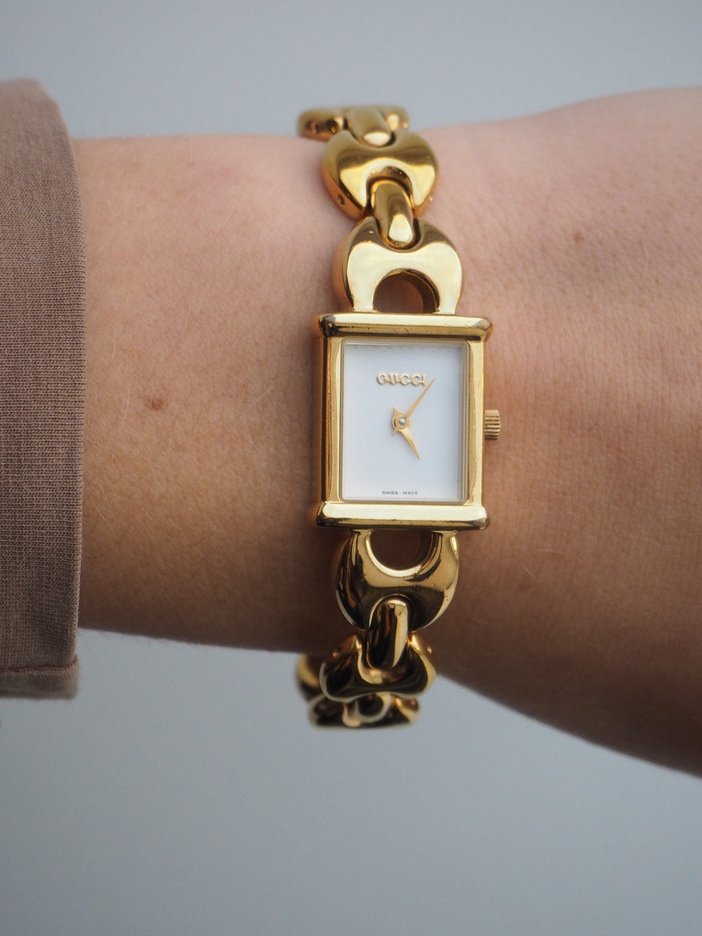 GUCCI 1800L WATCH GOLD