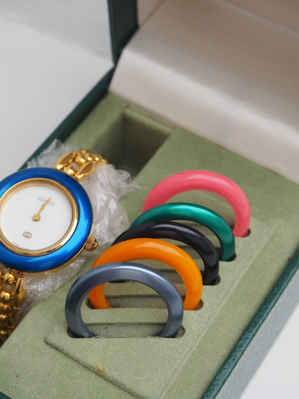 GUCCI INTERCHANGEABLE BEZEL WATCH