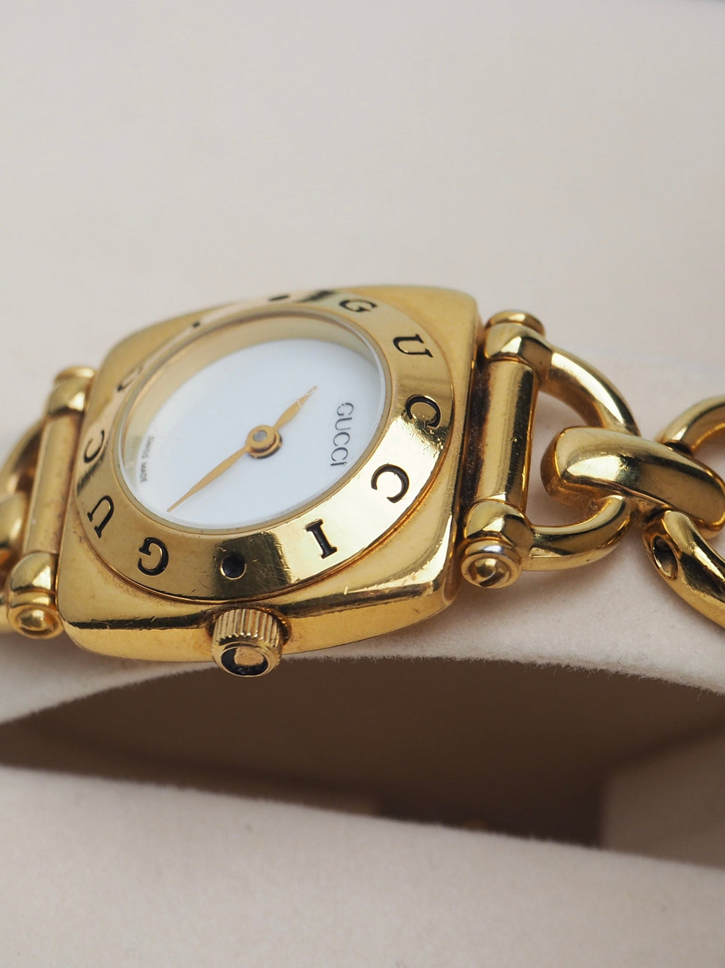 GUCCI 6400L WATCH