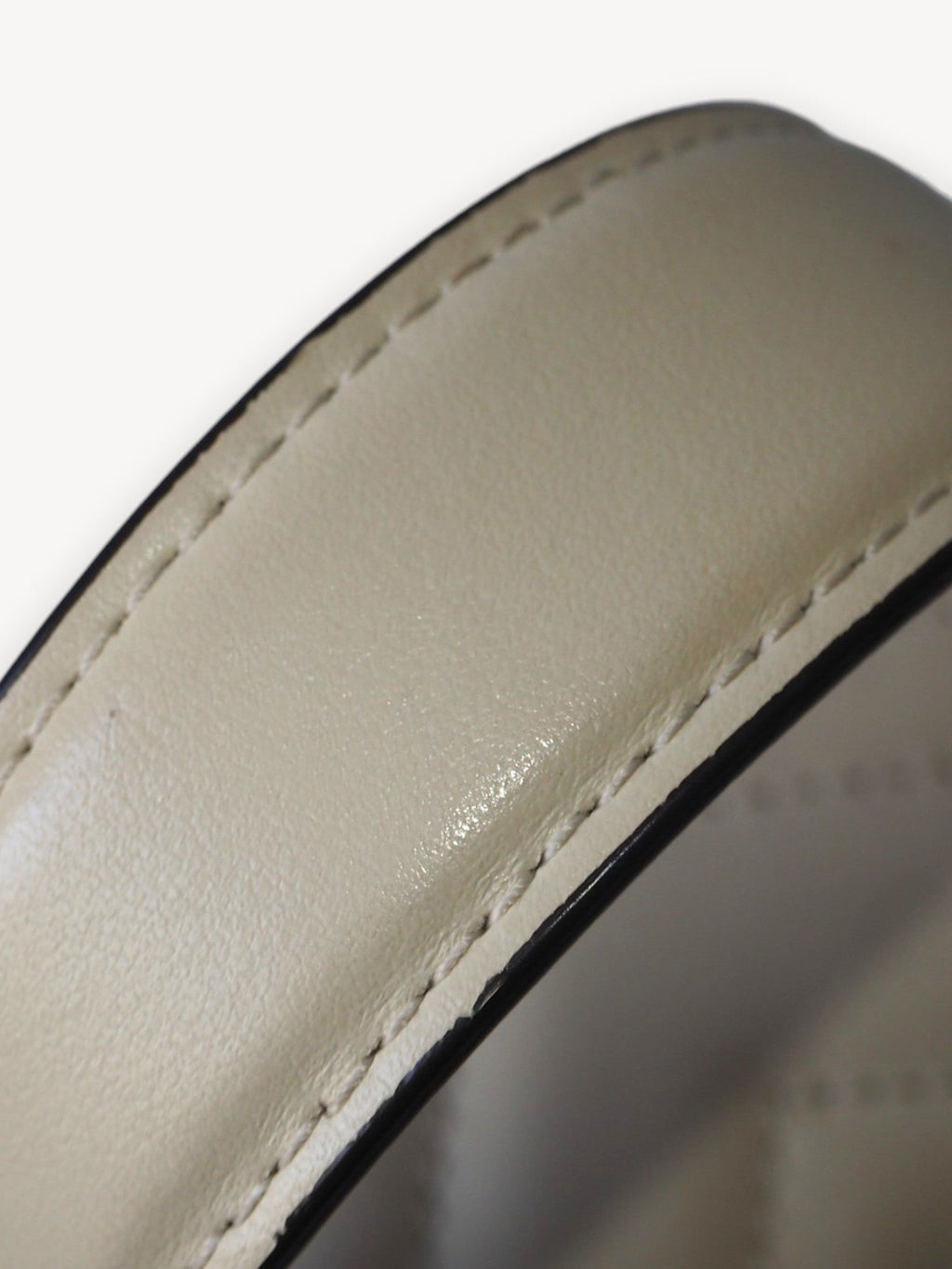 GUCCI GG MARMONT SMALL TOP HANDLE BAG WHITE