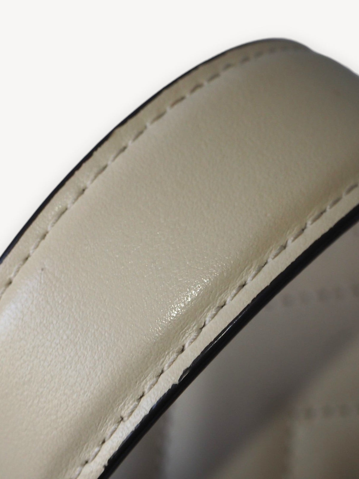 GUCCI GG MARMONT SMALL TOP HANDLE BAG WHITE