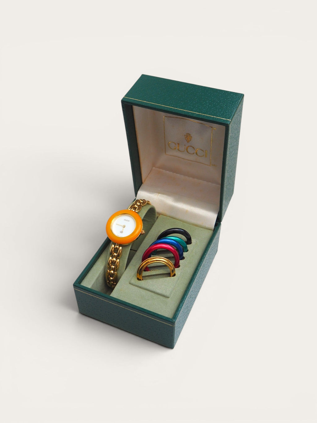 GUCCI INTERCHANGEABLE BEZEL WATCH