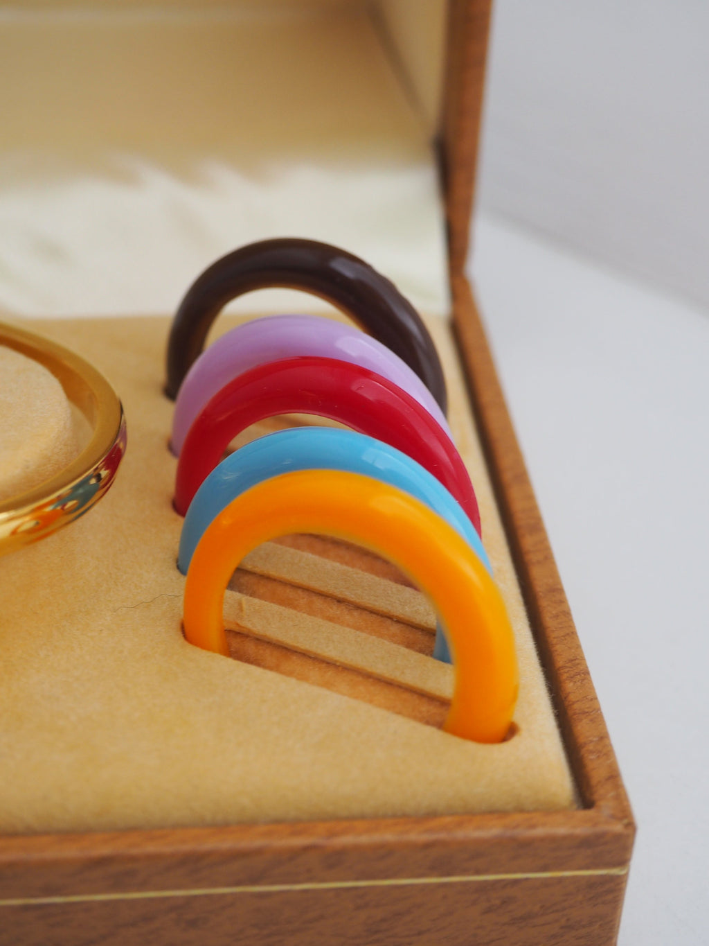 GUCCI INTERCHANGEABLE BEZEL WATCH