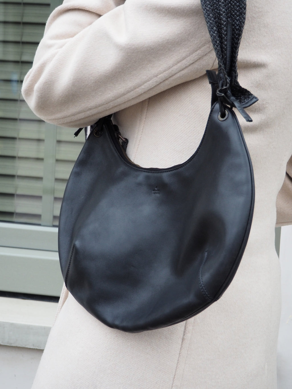 GUCCI HALF MOON SHOULDER BAG BLACK
