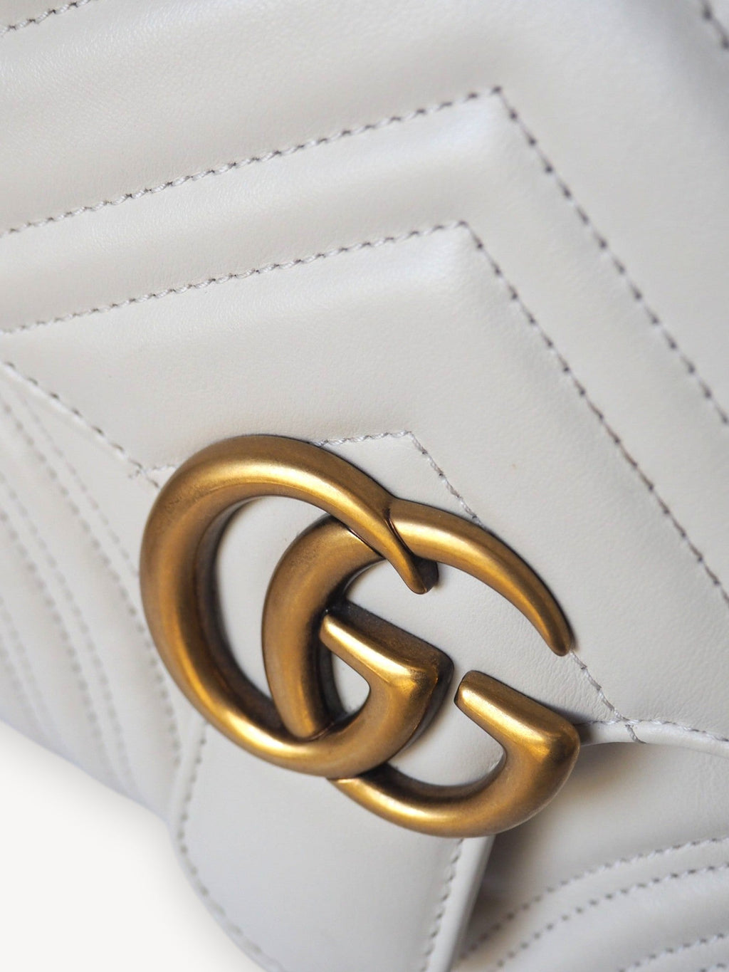 GUCCI GG MARMONT SMALL TOP HANDLE BAG WHITE