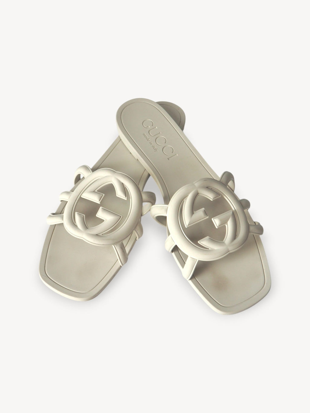 GUCCI INTERLOCKING G SLIDE SANDALS WHITE