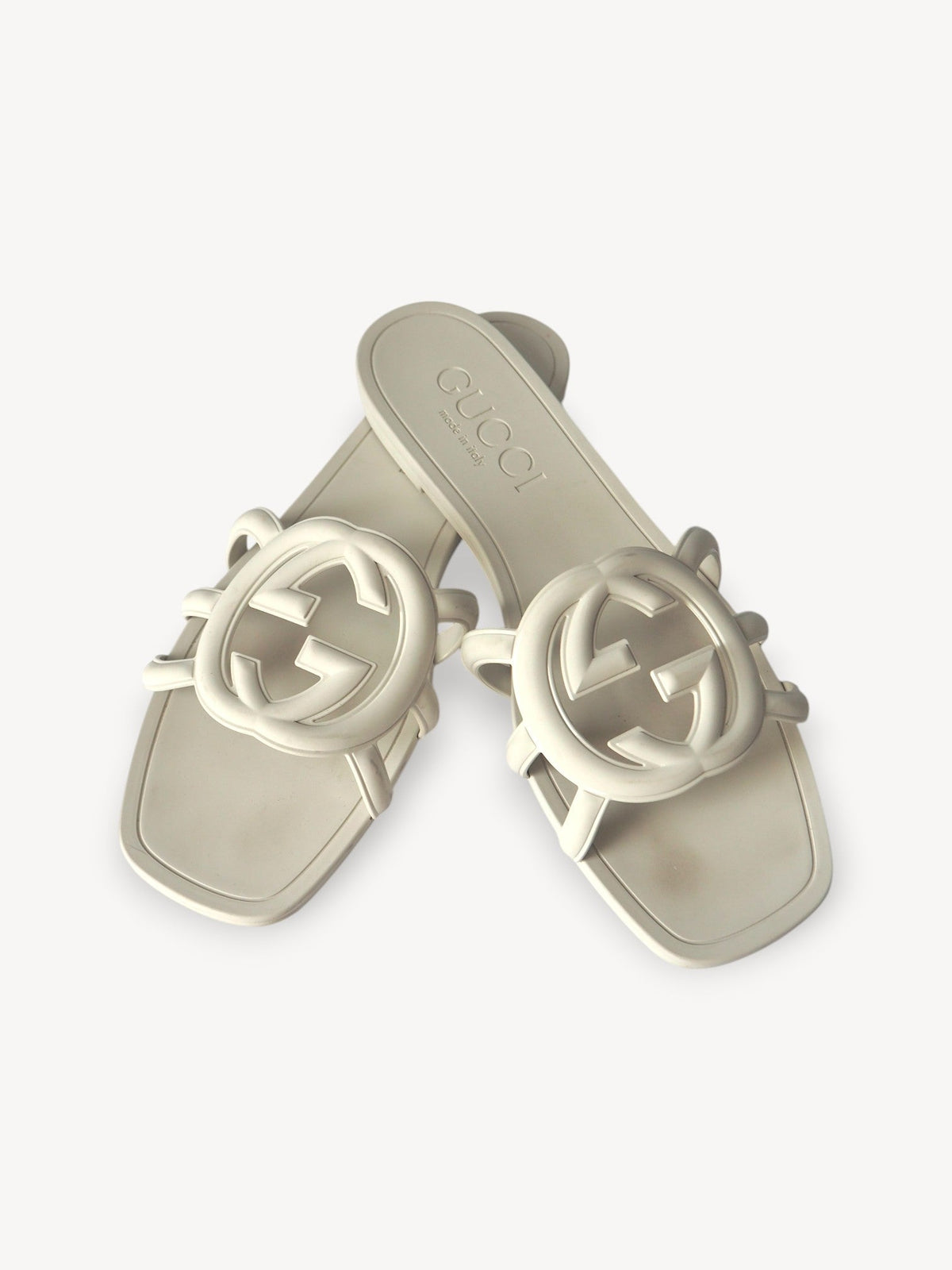 GUCCI INTERLOCKING G SLIDE SANDALS WHITE