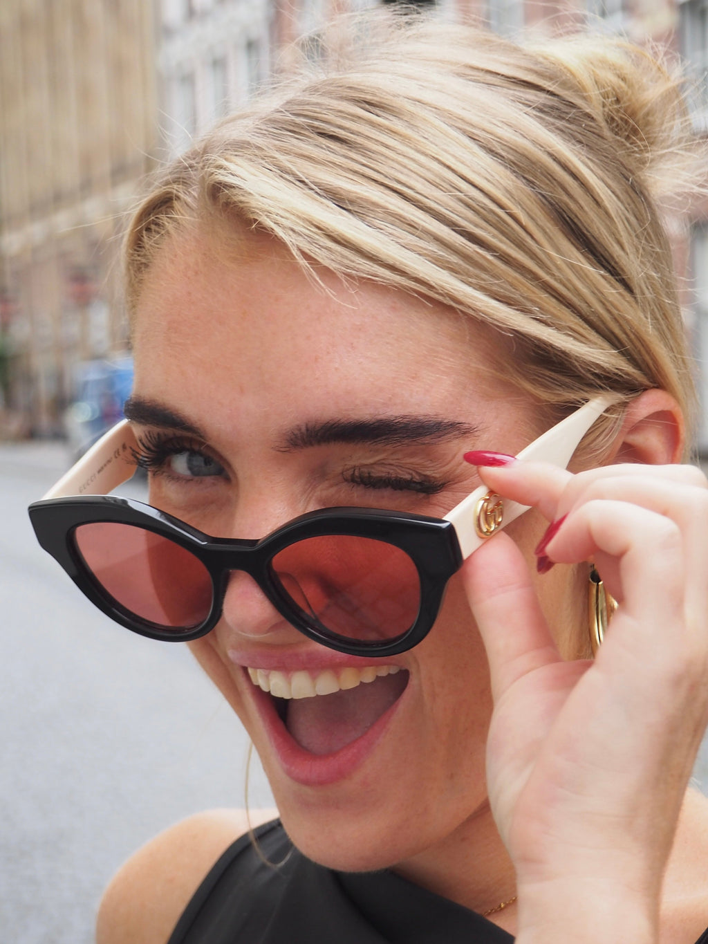 GUCCI GG0957S CAT EYE SUNGLASSES