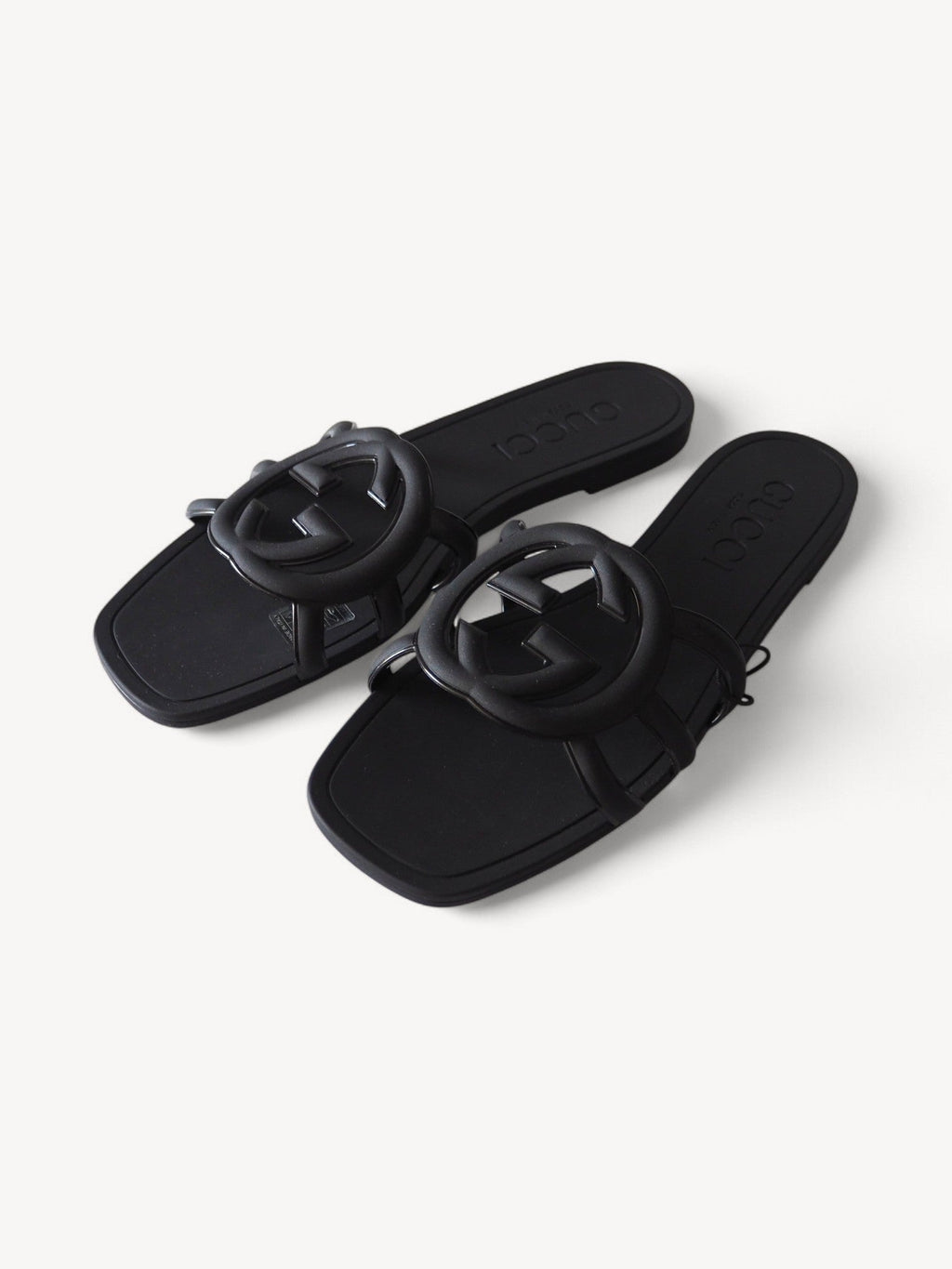 GUCCI INTERLOCKING G SLIDE SANDALS BLACK
