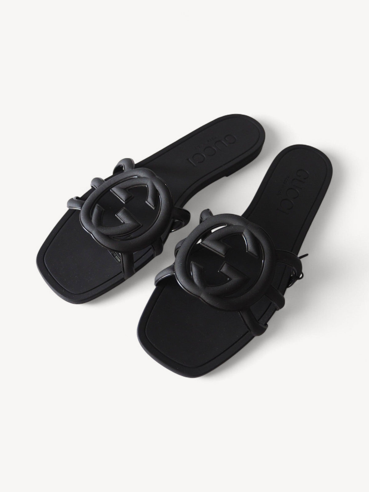 GUCCI INTERLOCKING G SLIDE SANDALS BLACK