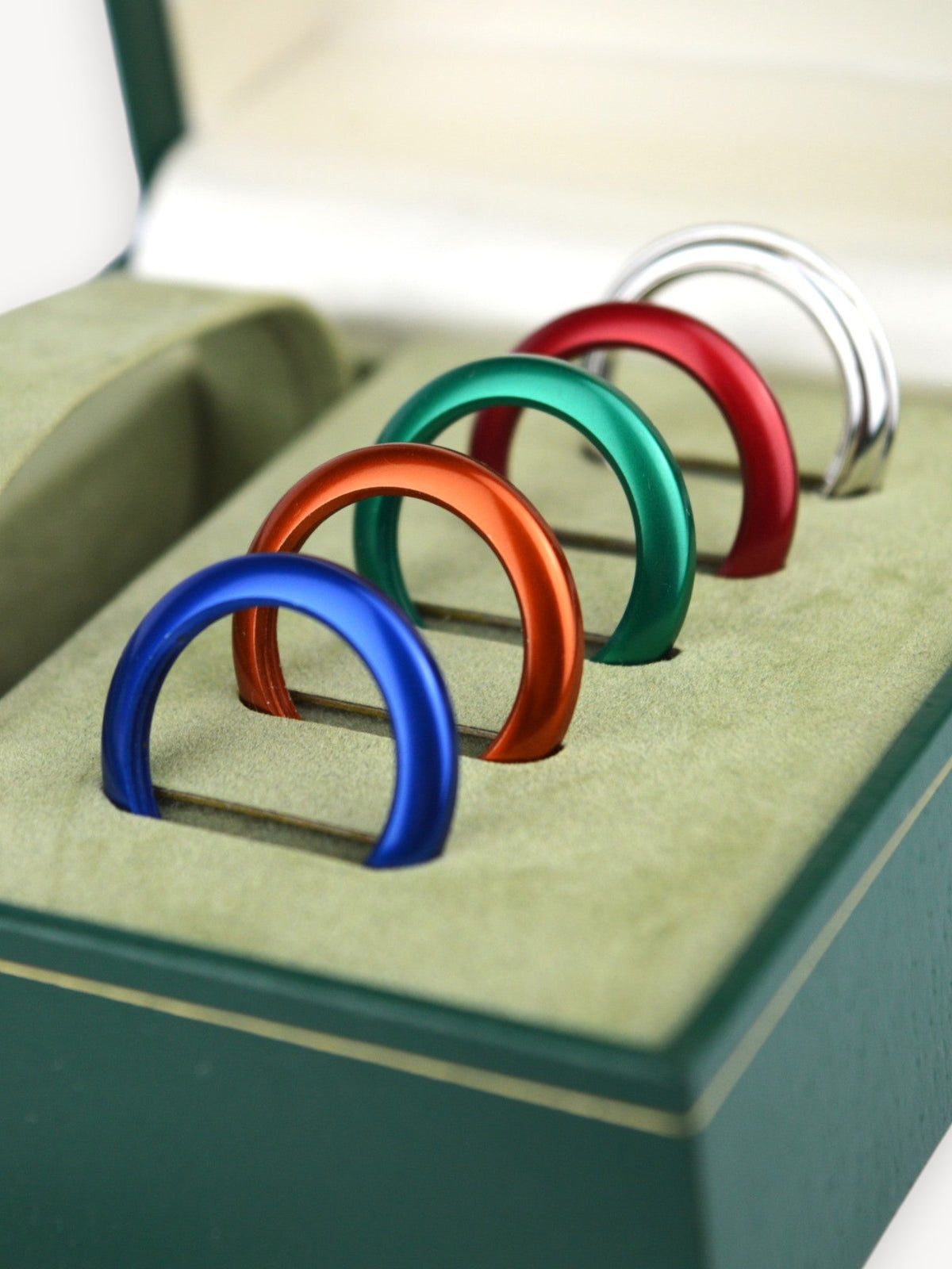 GUCCI INTERCHANGEABLE BEZEL WATCH