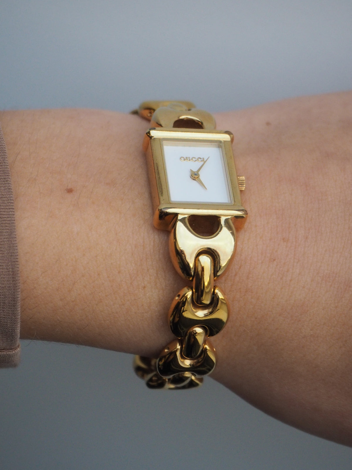 GUCCI 1800L WATCH GOLD