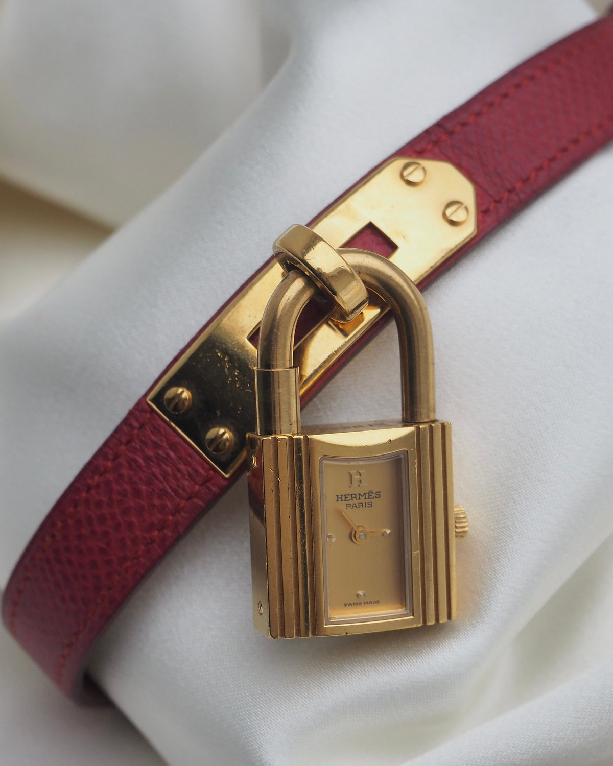 HERMÈS KELLY CADENA WATCH RED