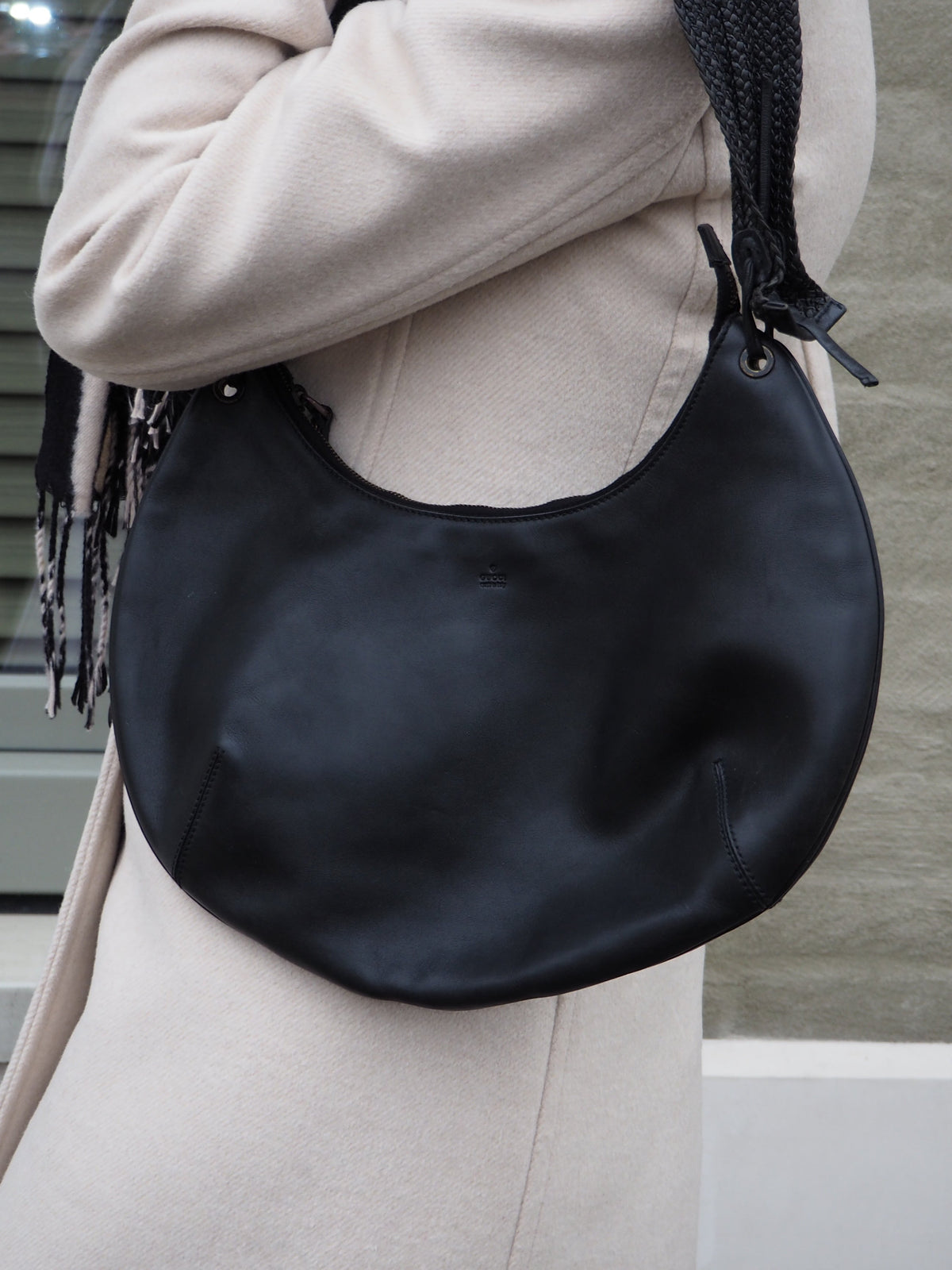 GUCCI HALF MOON SHOULDER BAG BLACK